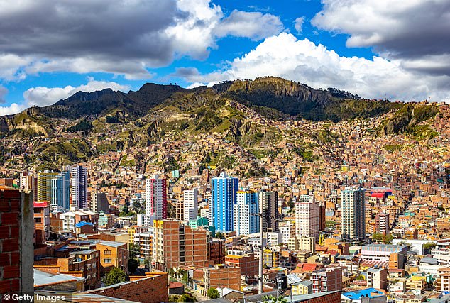 La Paz, the capital of Bolivia, appears to be turning into the new transit hub for Chinese migrants seeking passageway to the U.S. after Ecuador suspended visa free entry