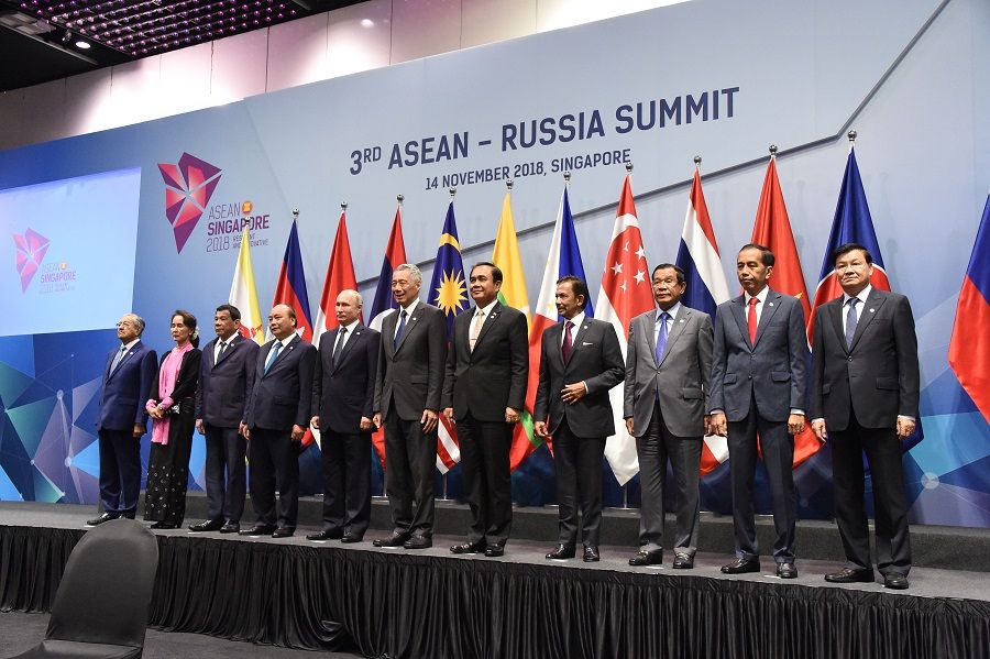 Russian President Vladimir Putin (fifth from left) with ASEAN leaders at the ASEAN-Russia Summit on 14 November 2018. (SPH Media)