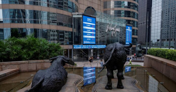 Asia stocks, yen look past Japan politics as earnings loom Asia stocks, yen look past Japan politics as earnings loom